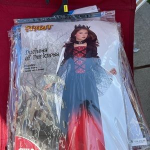 Girls medium vampire costume. Get in time for Halloween